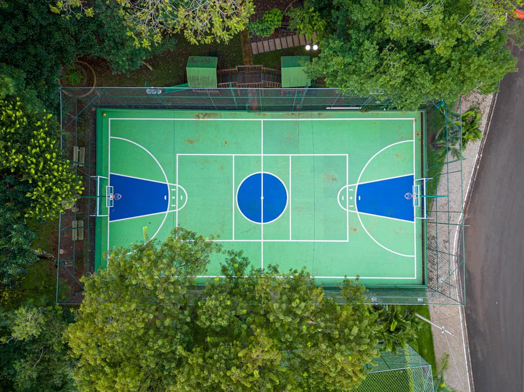 Întreținerea terenurilor sportive